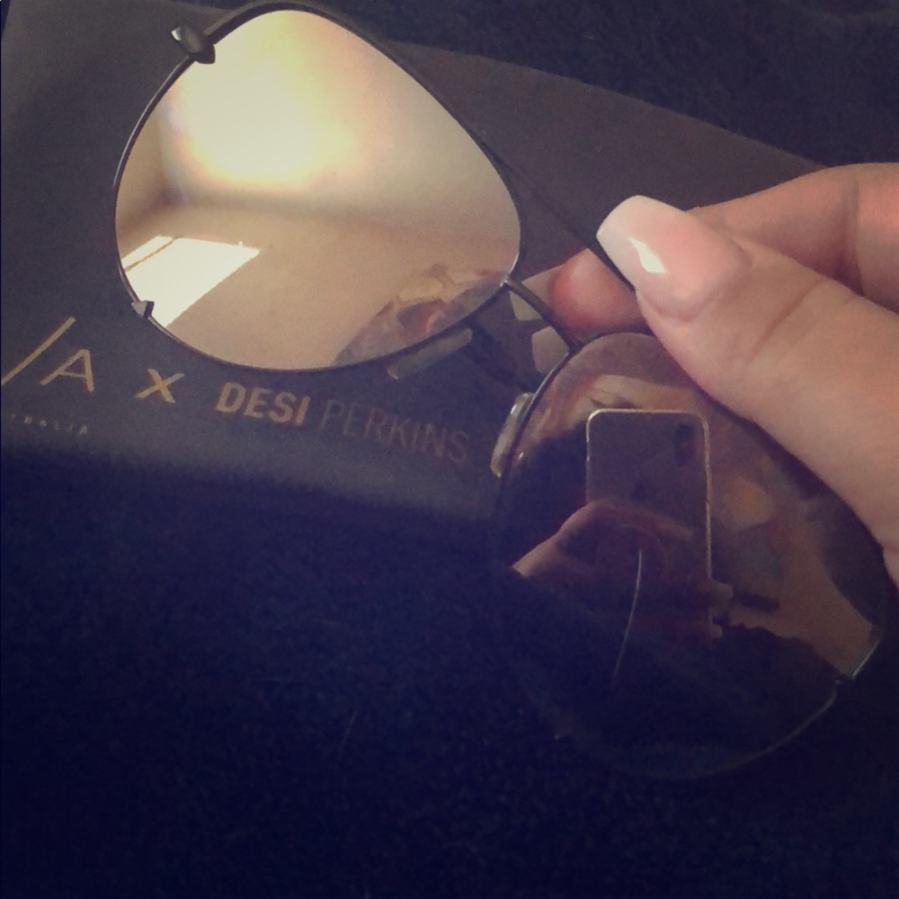 QUAY AUSTRALIA HIGHKEYS GUNMETAL SUNNIES 😎💗